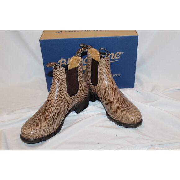 NIB Blundstone 2165‎ WOMEN'S EMBOSSED SHELL LIZARD HEELED CHELSEA BOOTS TAUPE - Picture 6 of 7